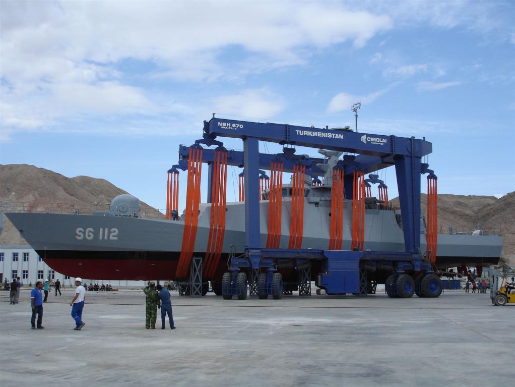 mobiler bootskran MBH 670 ton